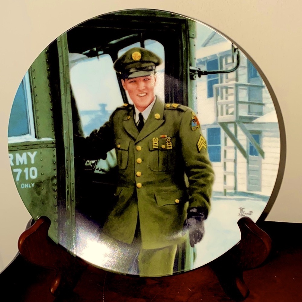 Elvis Commemorative plate - “Homecoming”